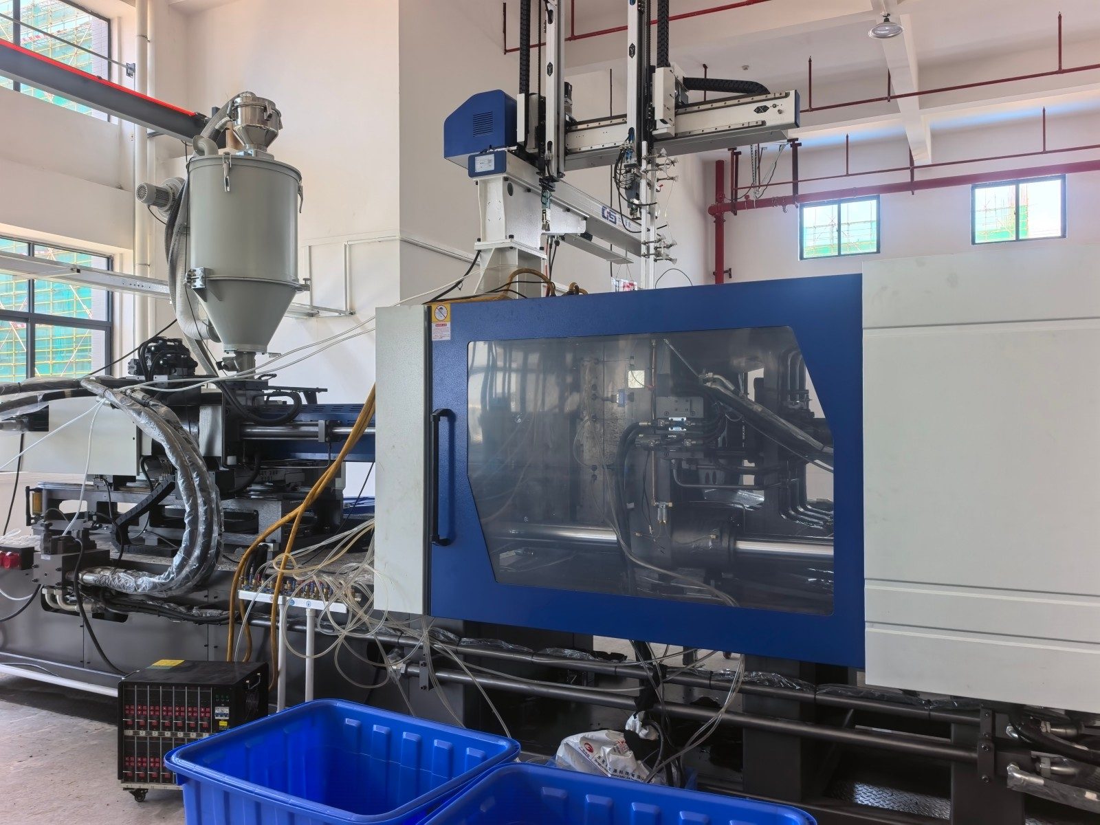 Injection molding workshop equipment
