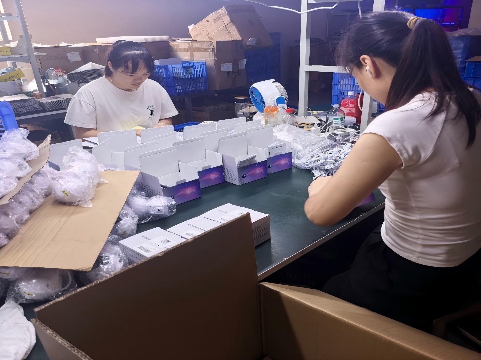 Star projector packaging workstation